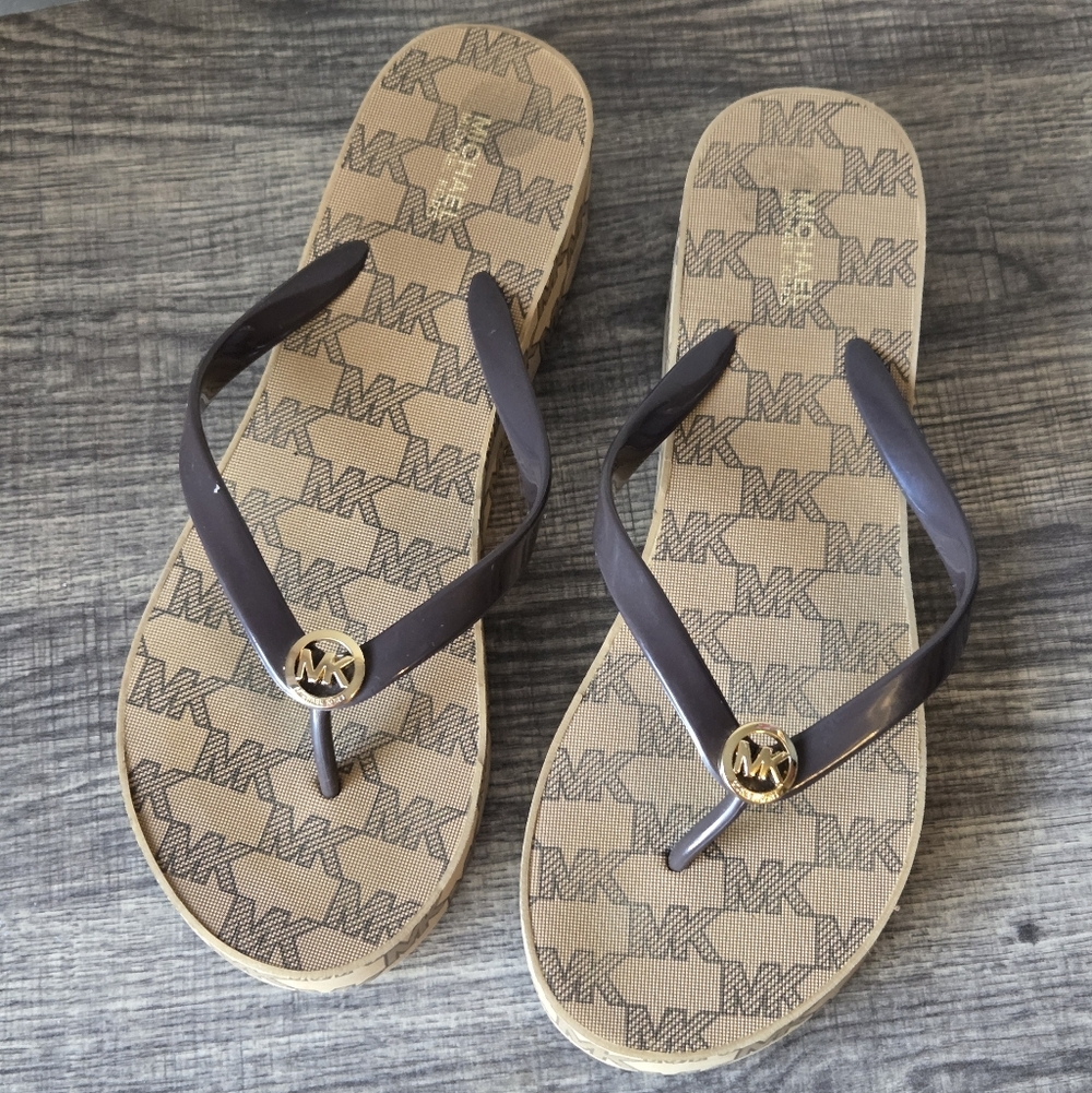 Michael Kors Signature Logo Brown Flip Flops, Women's Size 10 - Picture 11 of 12